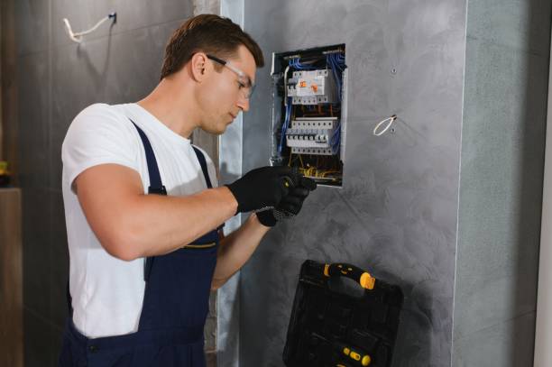 Best Commercial Electrician Services  in Pleasant Hill, IA